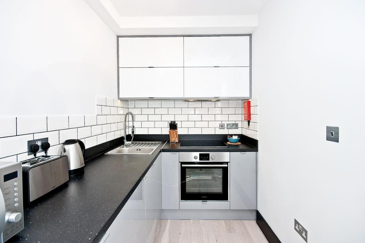 Heinze Flat 402 - One Bedroom Fourth Floor Flat By City Living ロンドン エクステリア 写真