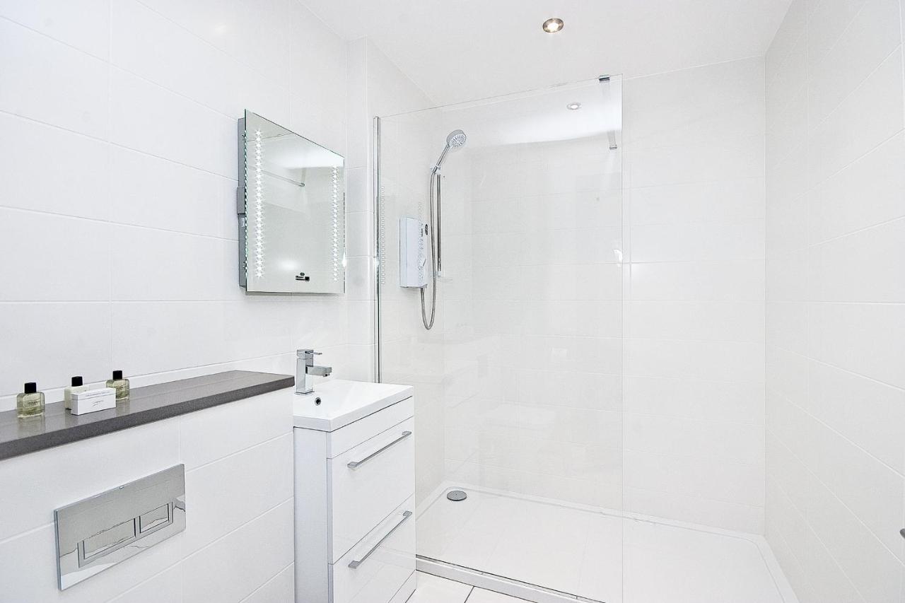 Heinze Flat 402 - One Bedroom Fourth Floor Flat By City Living ロンドン エクステリア 写真